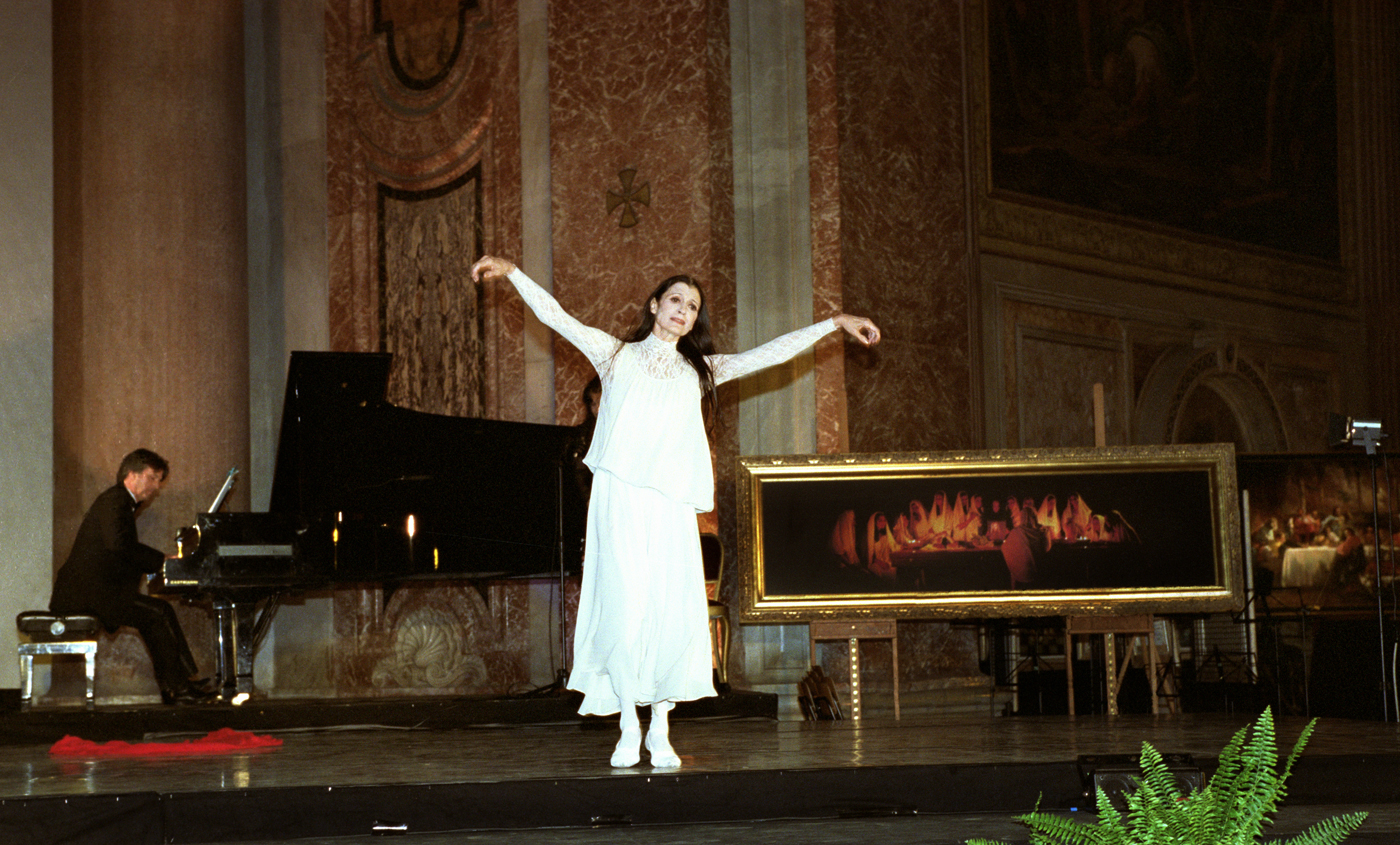 Carla Fracci danza nella Città della Pace ideata da Fabio Gallo sulla Linea Meridiana di Francesco Bianchini